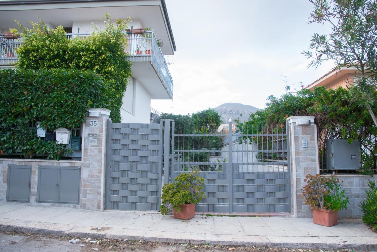 Mondello Manick Mare Apartment Палермо Екстериор снимка